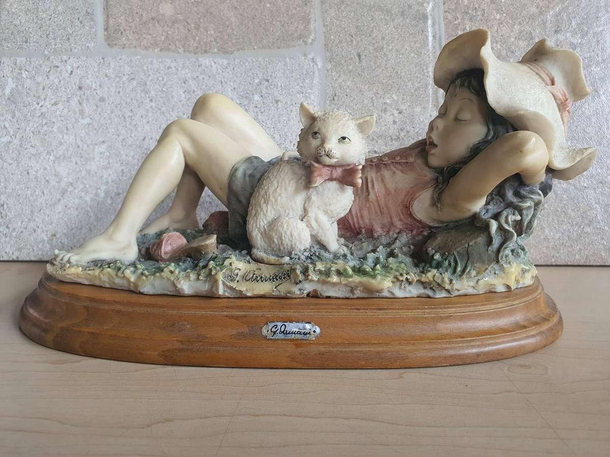 Giuseppe Armani Girl Relaxing Sleeping with Cat Figurine 10 x 6