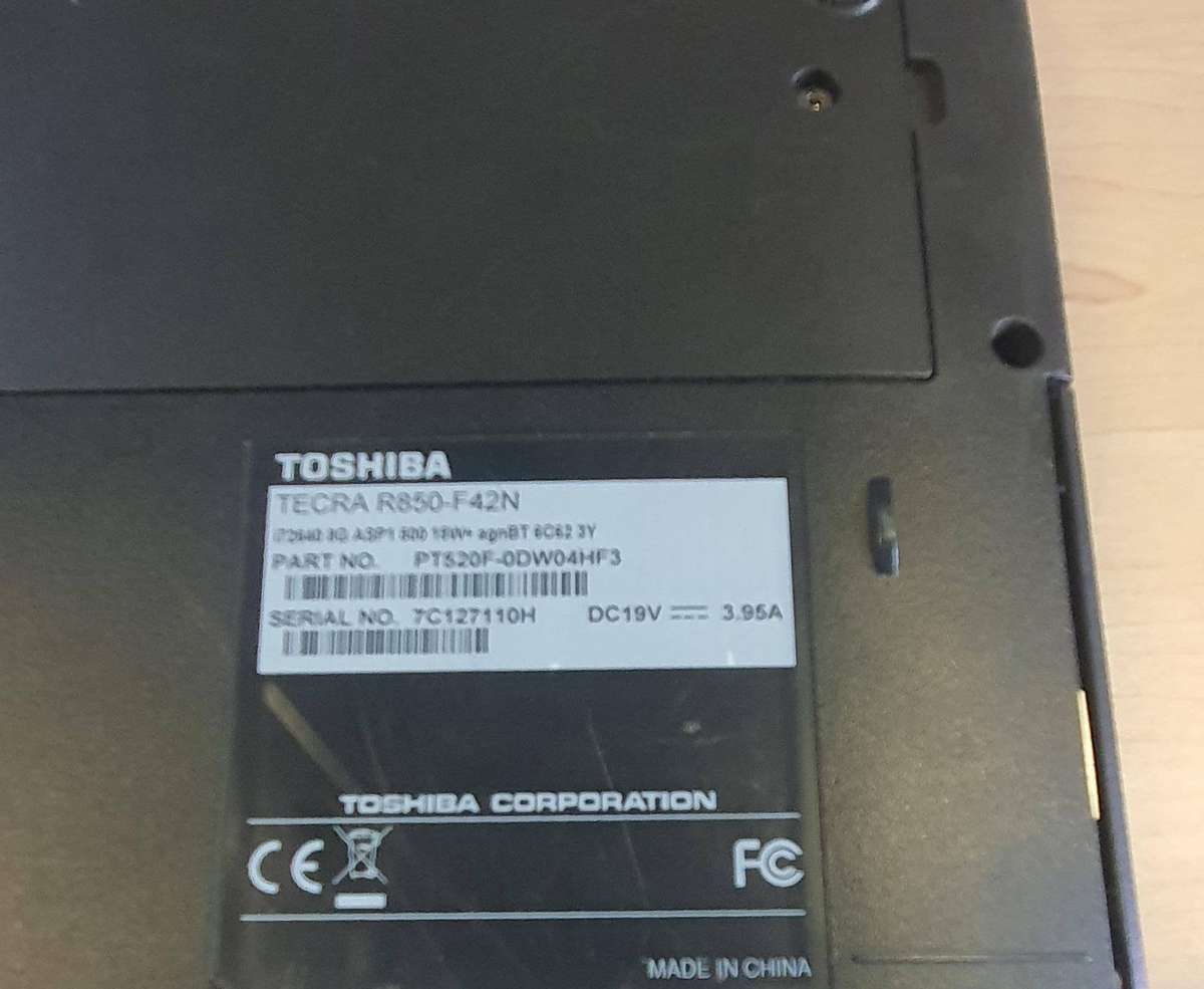Toshiba TECRA R850-F42N Laptop for Spares NOT Working.