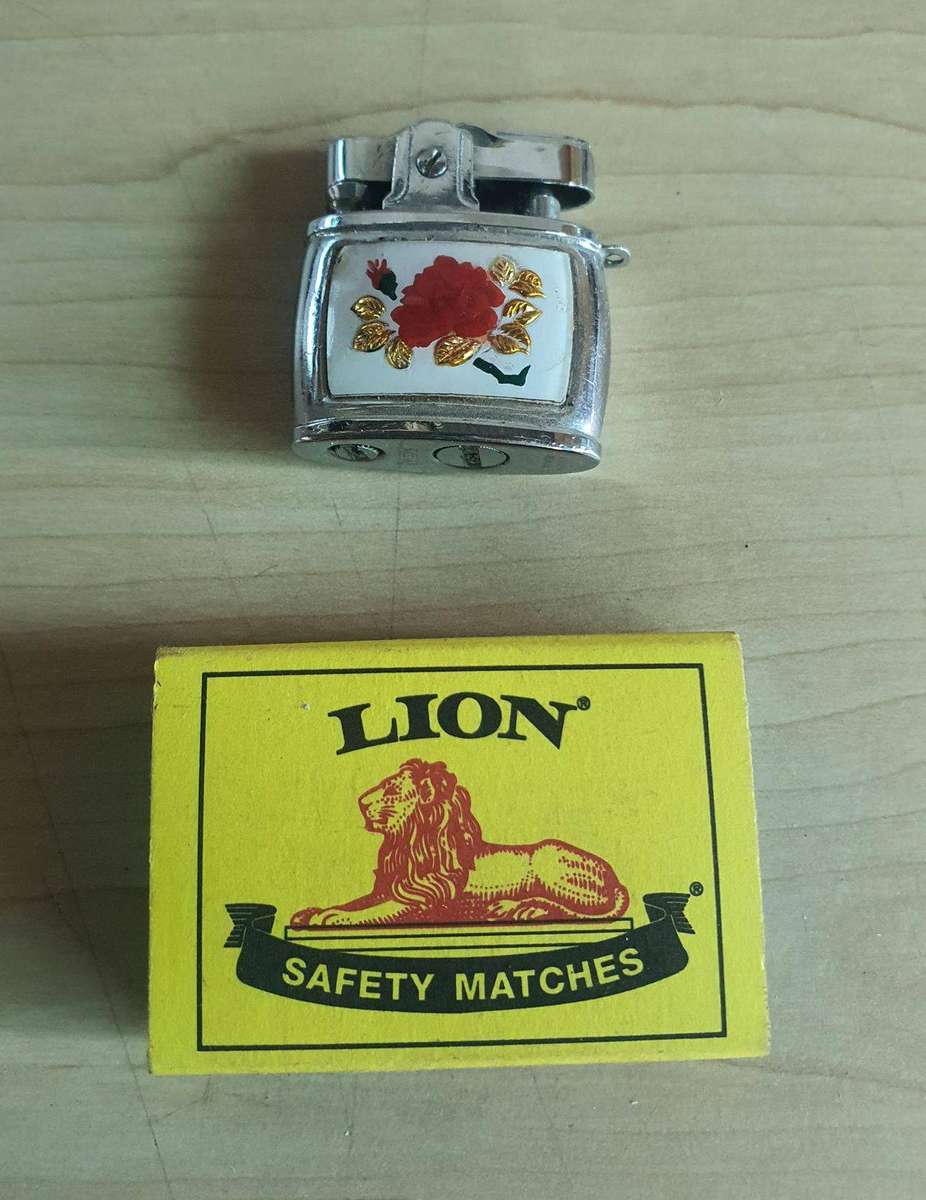 Very Small Antique lighter for the collector