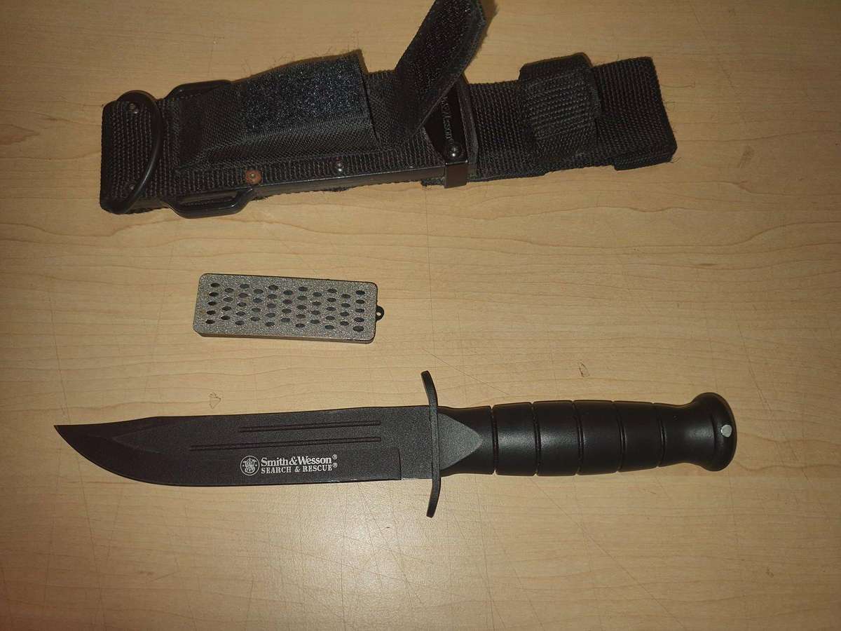 Smith and Wesson Search and Rescue Knife