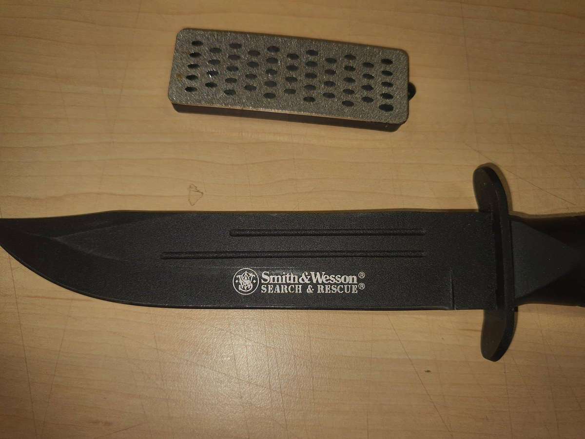 Smith and Wesson Search and Rescue Knife