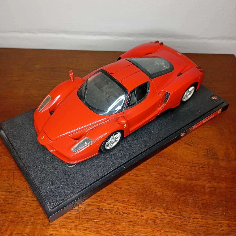 1:18 Hotwheels Ferrari Enzo Open