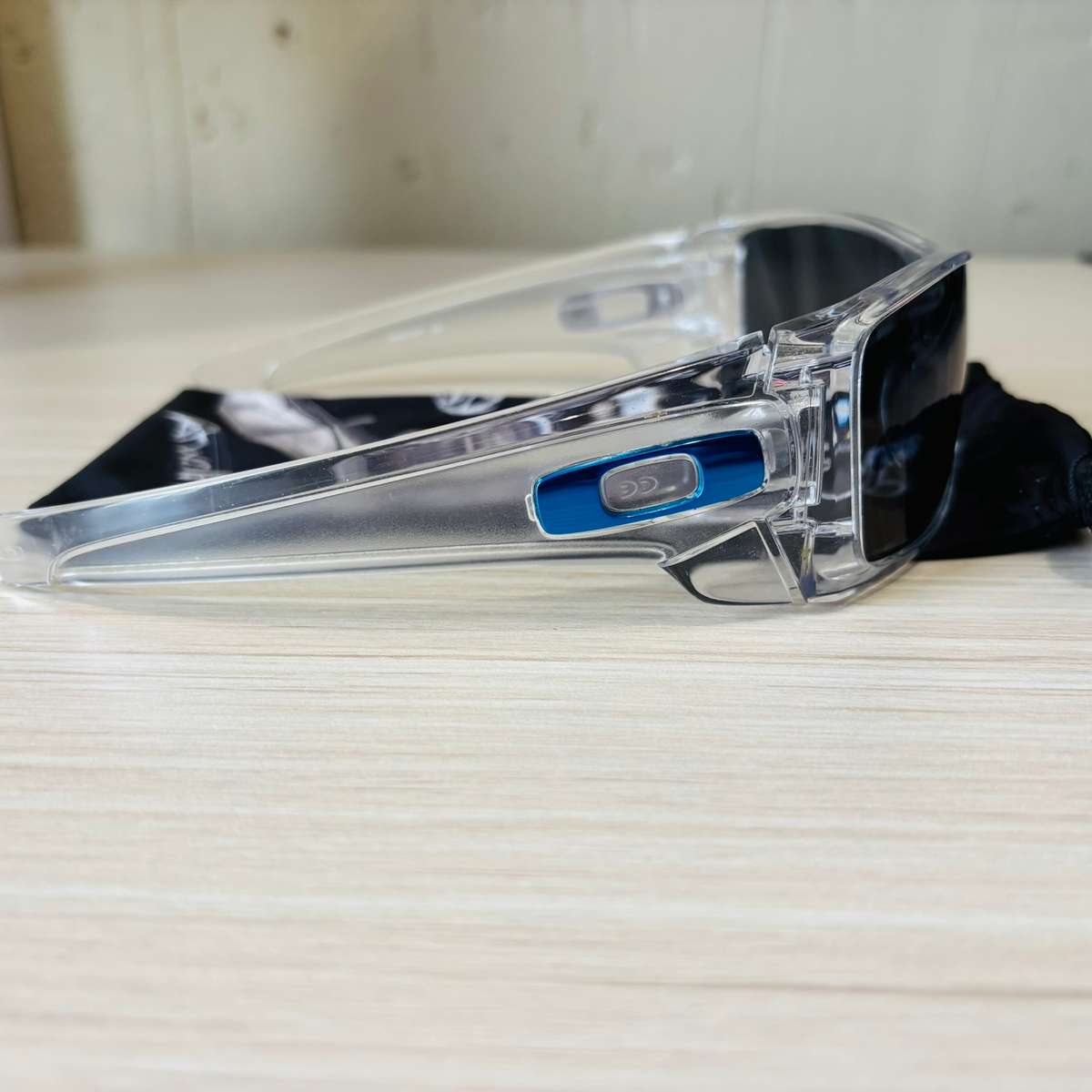 Oakley Transparent Blue Mirror Batwolf: Unleash Your Edge. Unbreakable Style & Unrivaled Performance