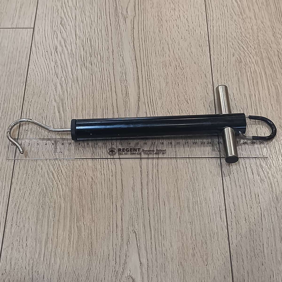 Bandit 22kg fish hanging scale