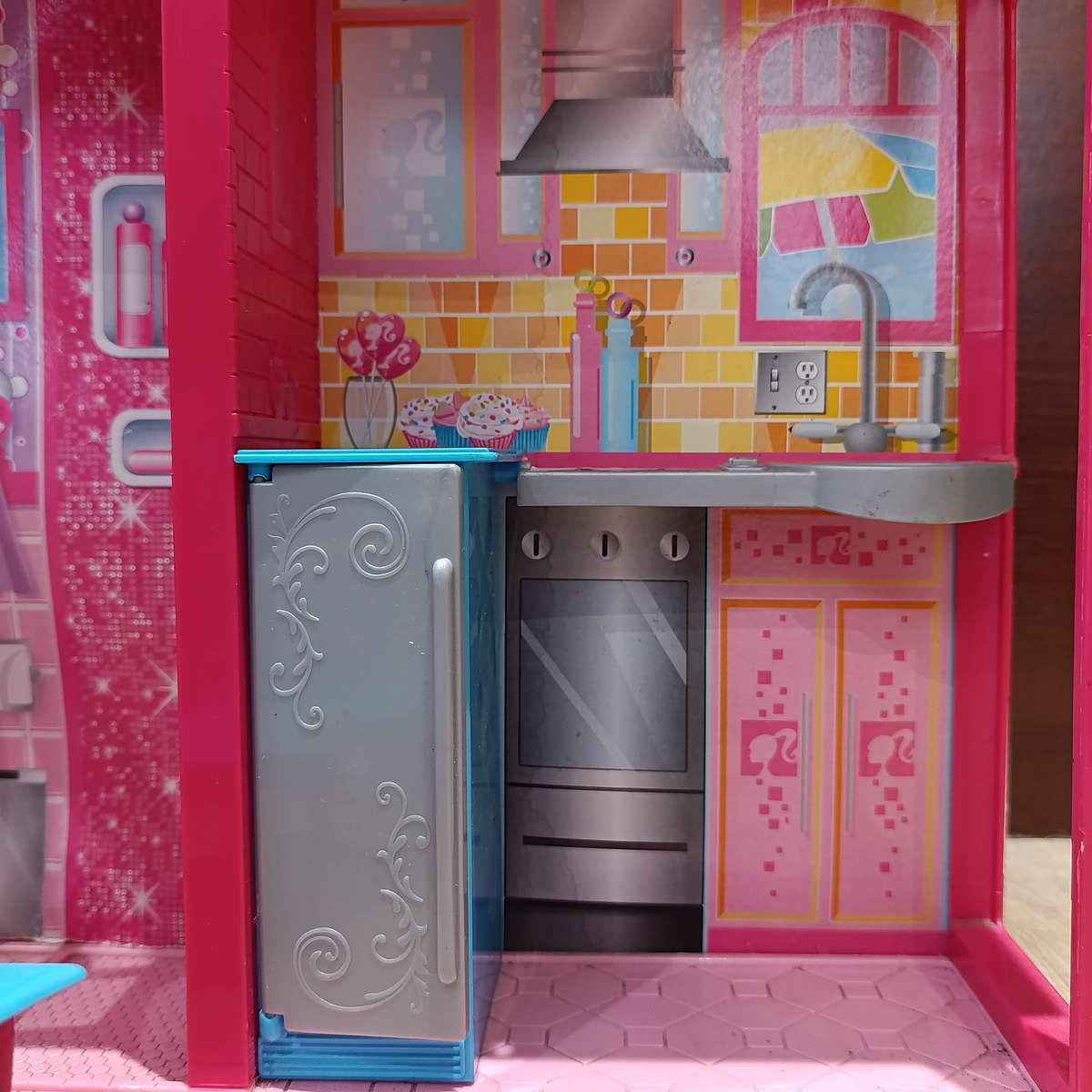 Barbie Doll house - some damage