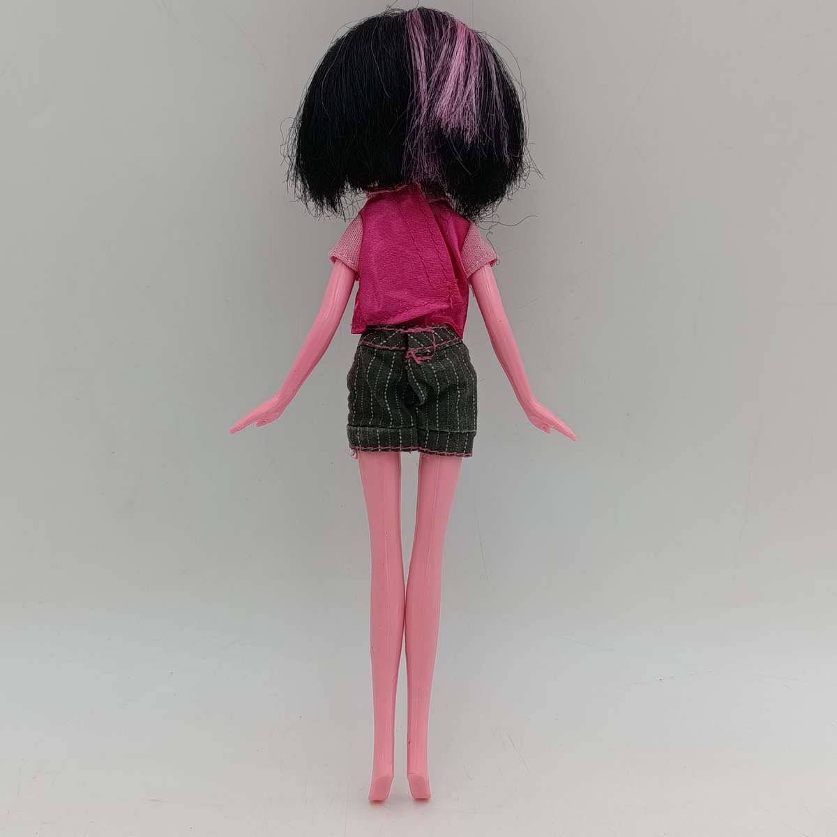 Draculora doll