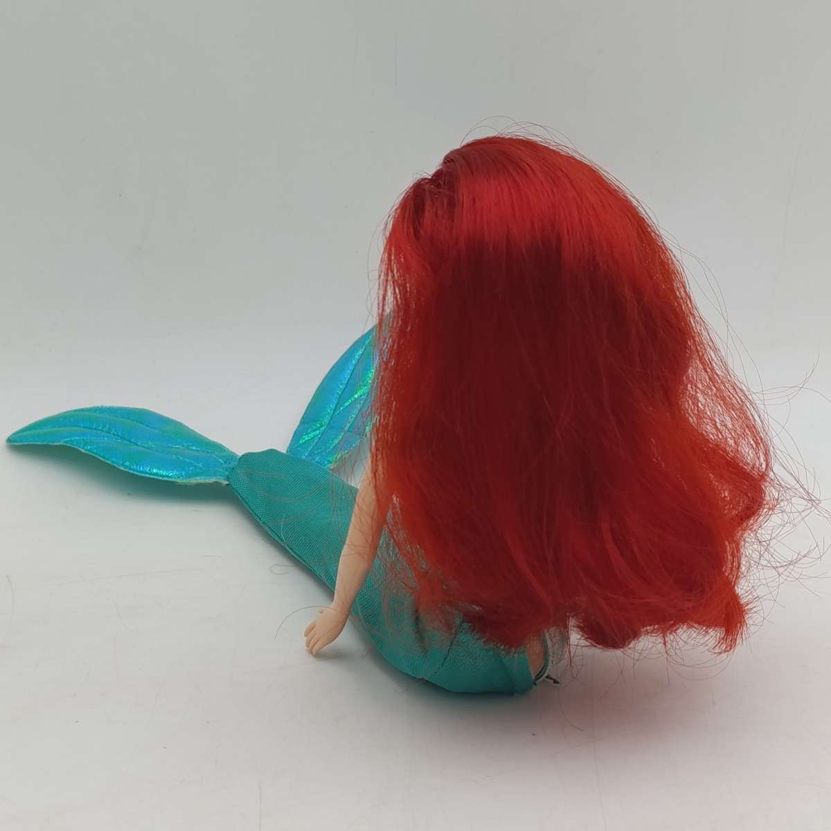Ariel doll with dresser extra