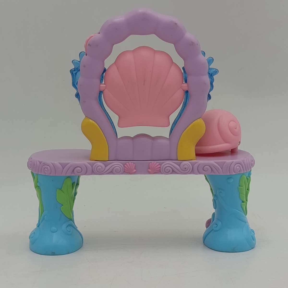 Ariel doll with dresser extra