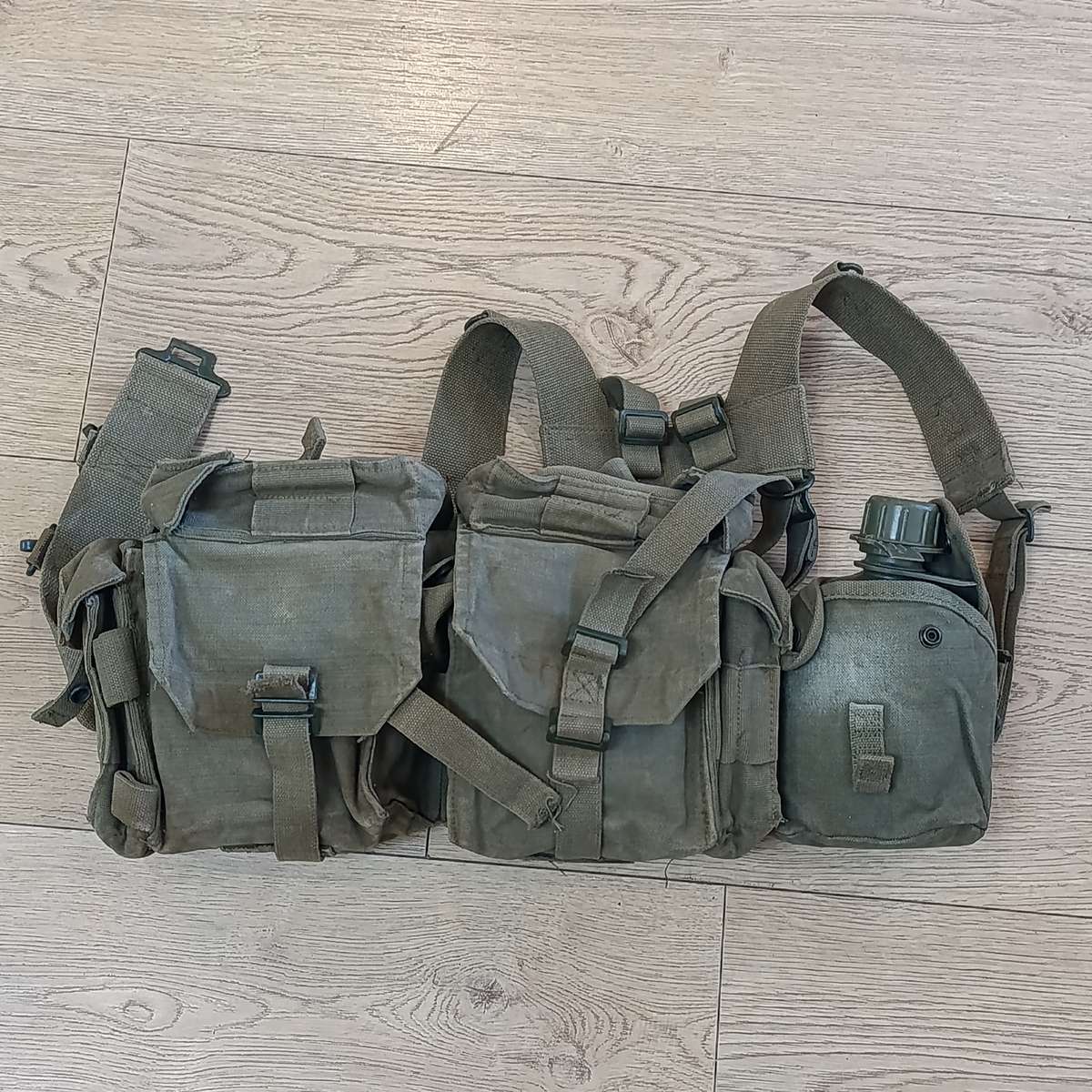 SADF Webbing kidney pouches and Yoke with water bottle