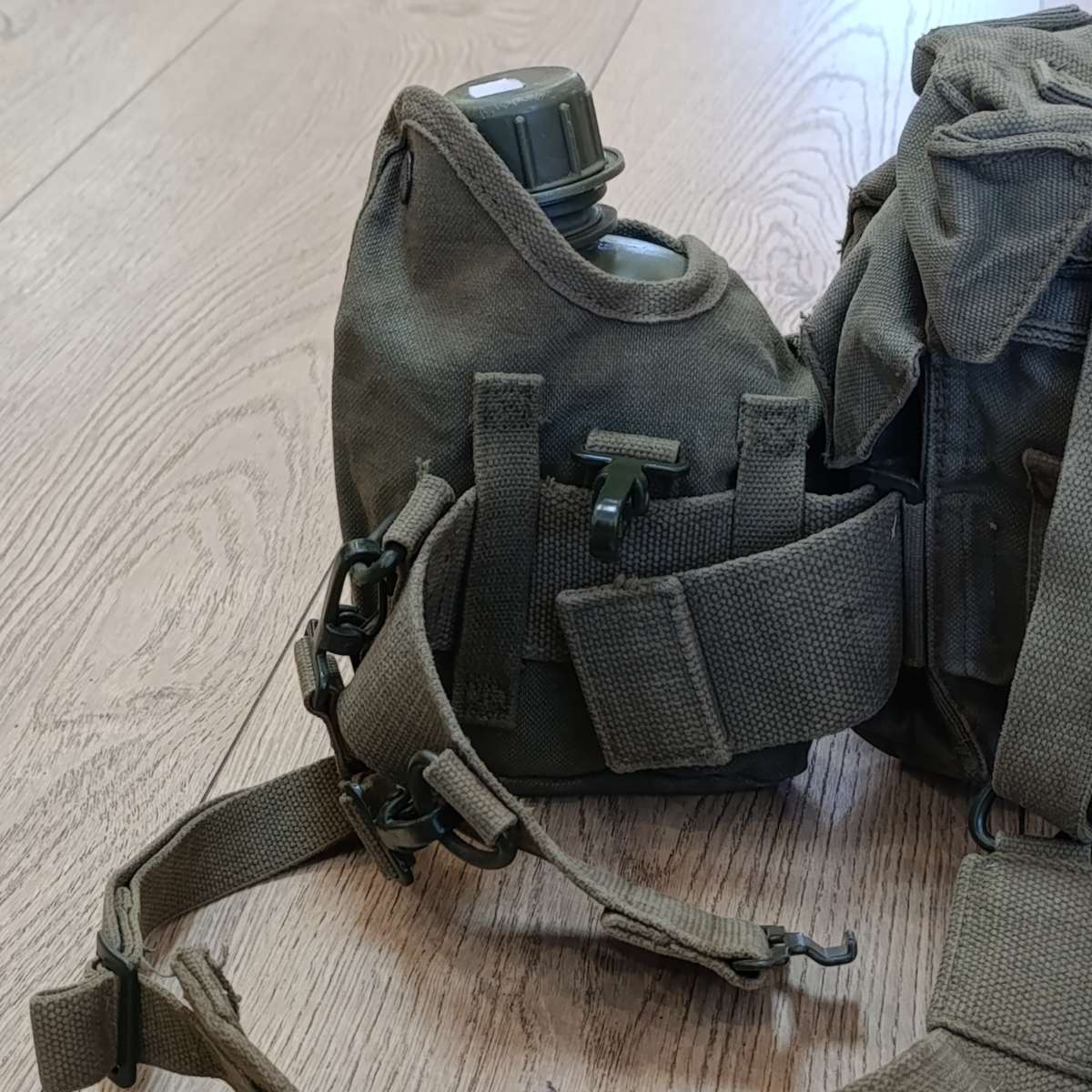 SADF Webbing kidney pouches and Yoke with water bottle