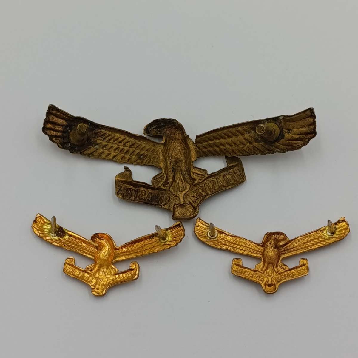 Set of SA Air Force cap and collar badges