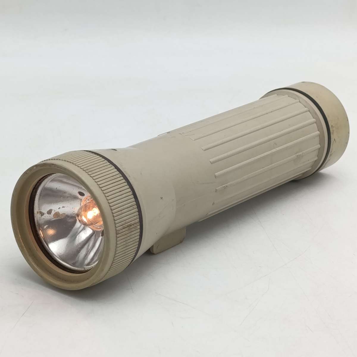 DME Corporation aviation emergency flashlight