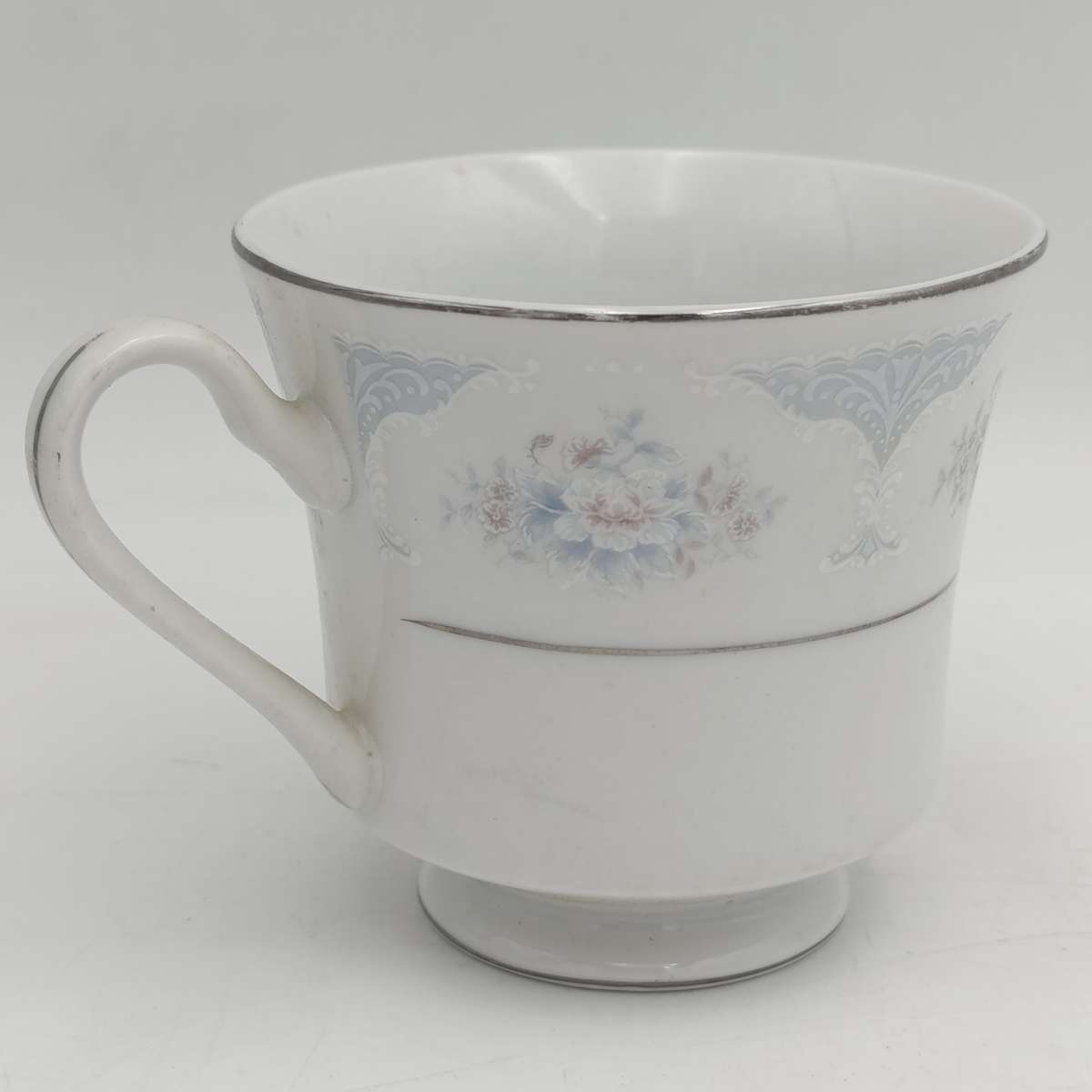 Silverie porcelain trio