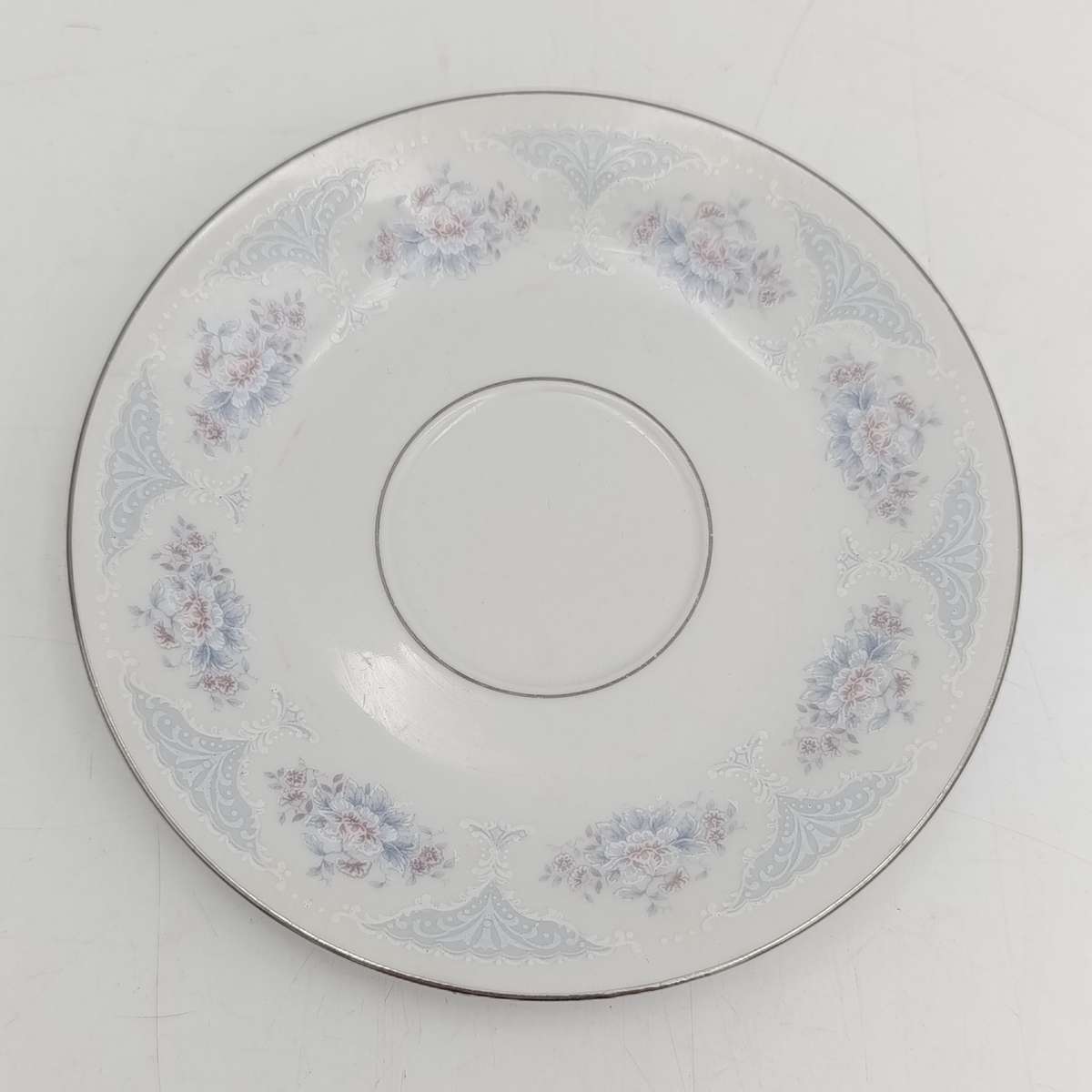 Silverie porcelain trio