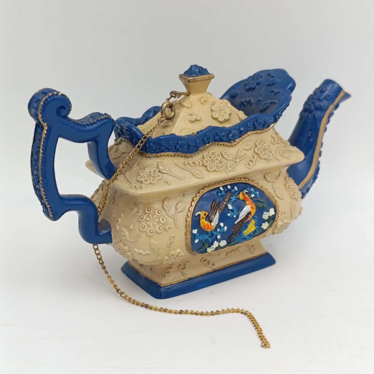 Nini Miniature collectible resin teapot