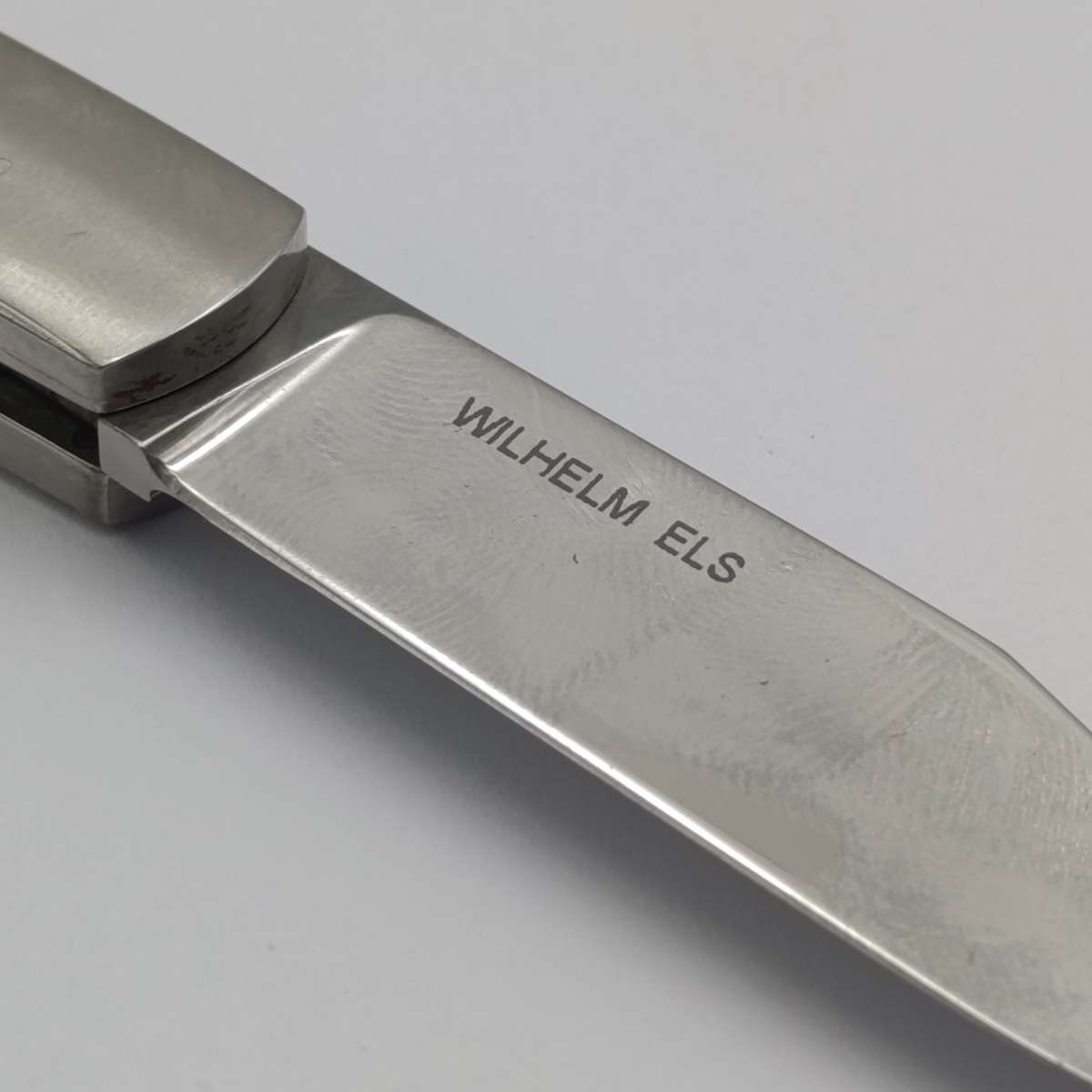 Shika handmade pocket knife by Rian Labuschagne in box - marked Wilhelm Els on blade