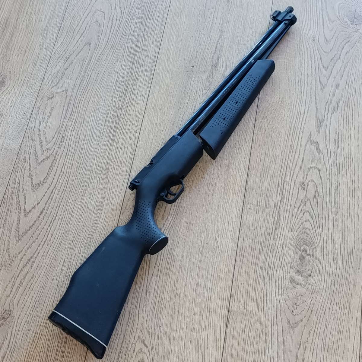 Webley Rebel multi-pump Pneumatic 177 Air Rifle