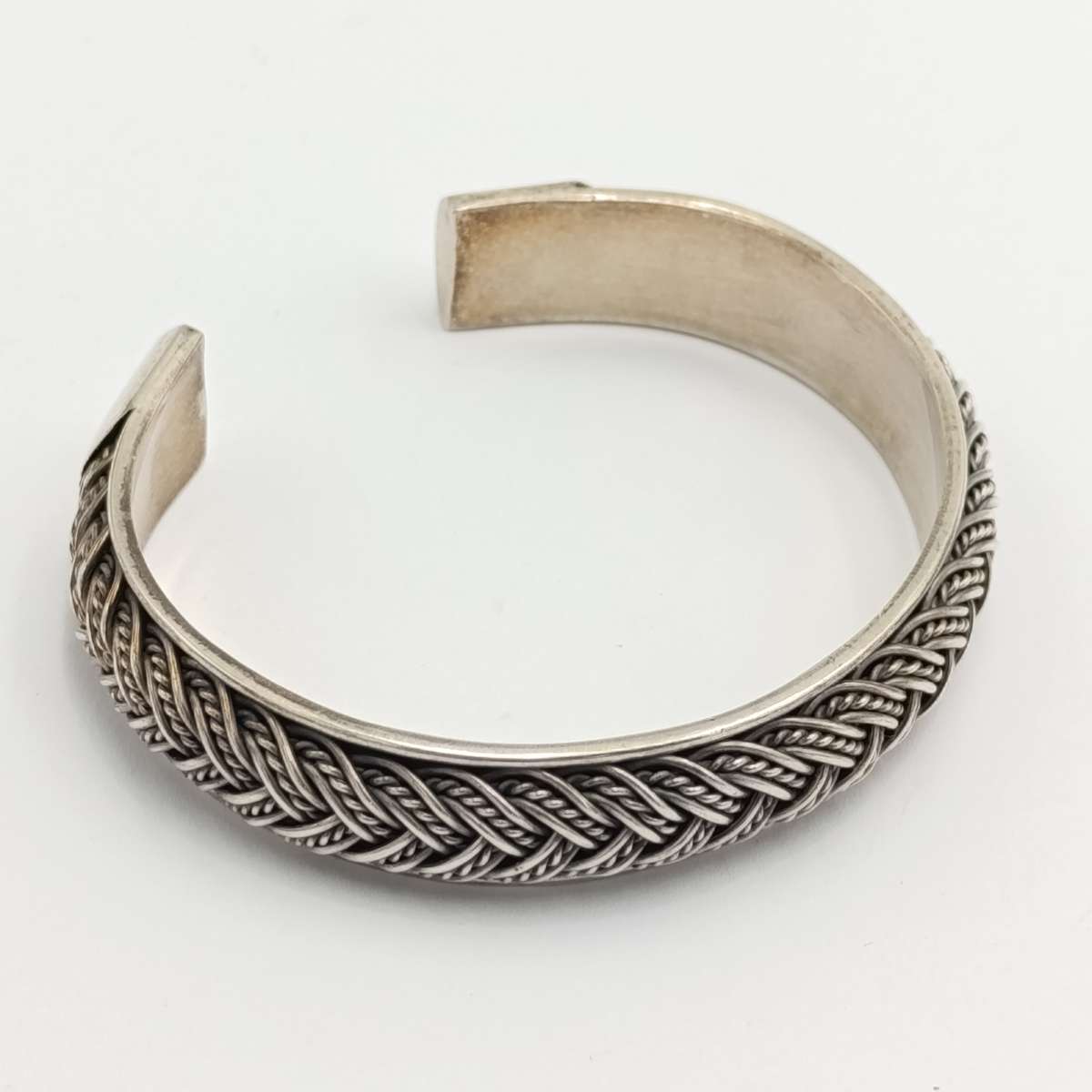 Beautiful Sterling Silver bangle - weighs 35.3g