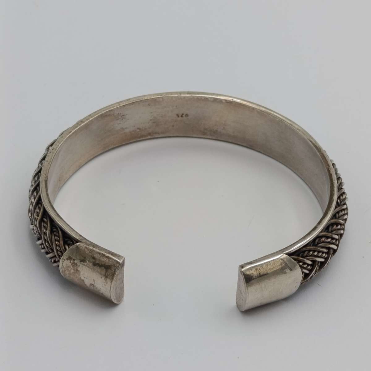 Beautiful Sterling Silver bangle - weighs 35.3g