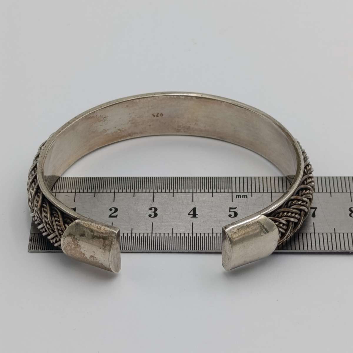 Beautiful Sterling Silver bangle - weighs 35.3g