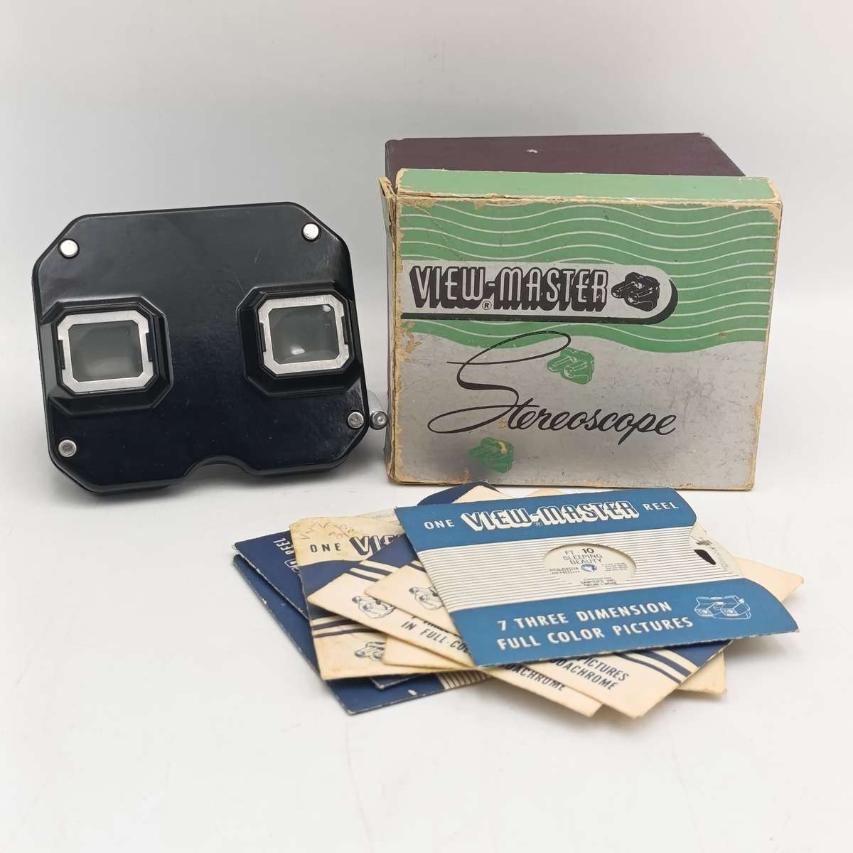 Vintage Sawyer's View-Master 3D viewer with 7 fairytale reels