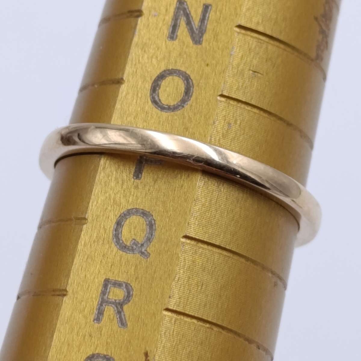 9kt gold ring with 87 black diamonds - weight 4,5g