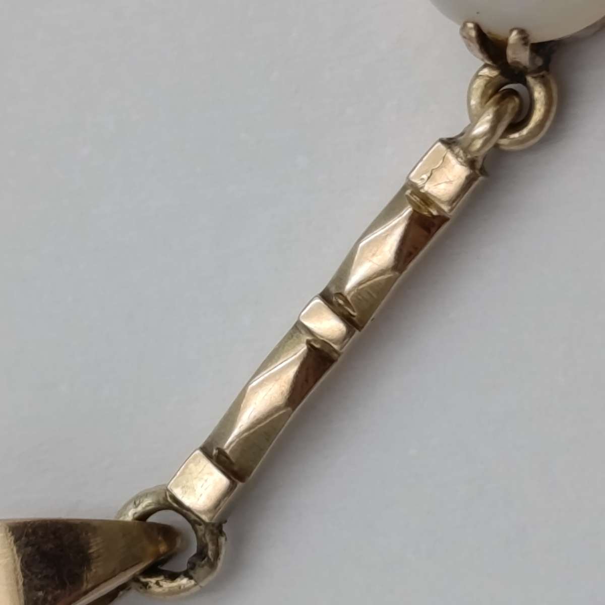 9kt Gold pendant with opal - weighs 1.7g