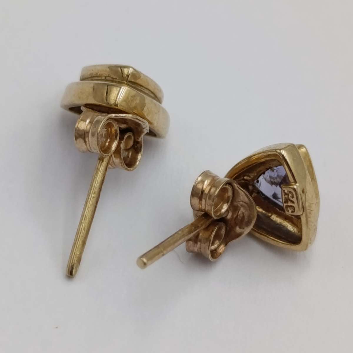 Pair of 9kt gold tanzanite earrings - weighs 1.0g