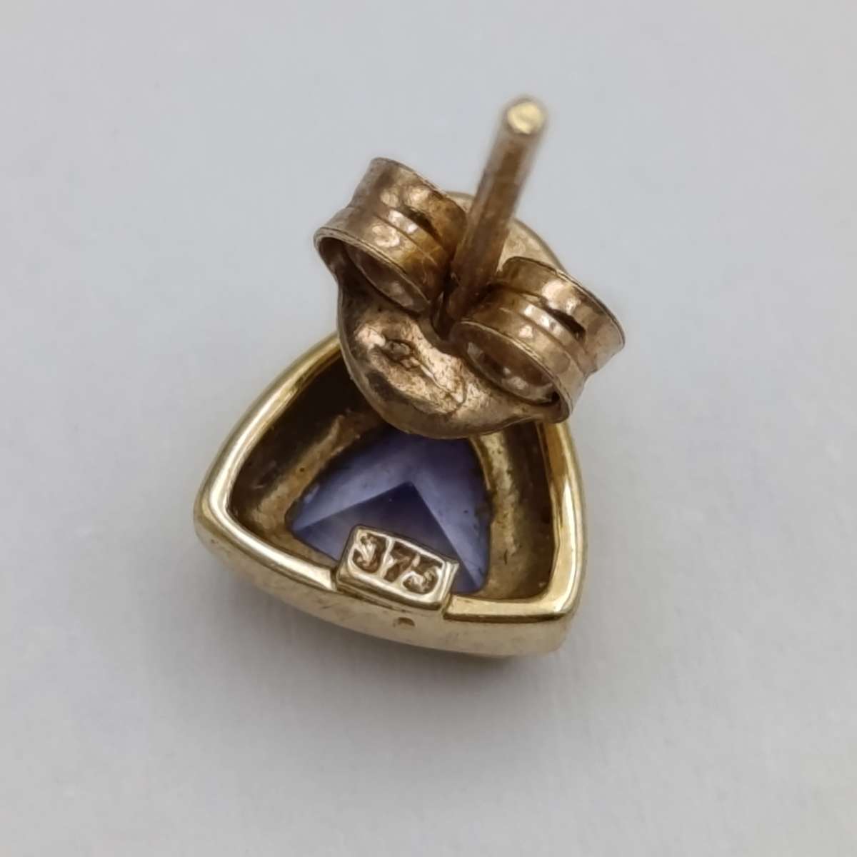 Pair of 9kt gold tanzanite earrings - weighs 1.0g