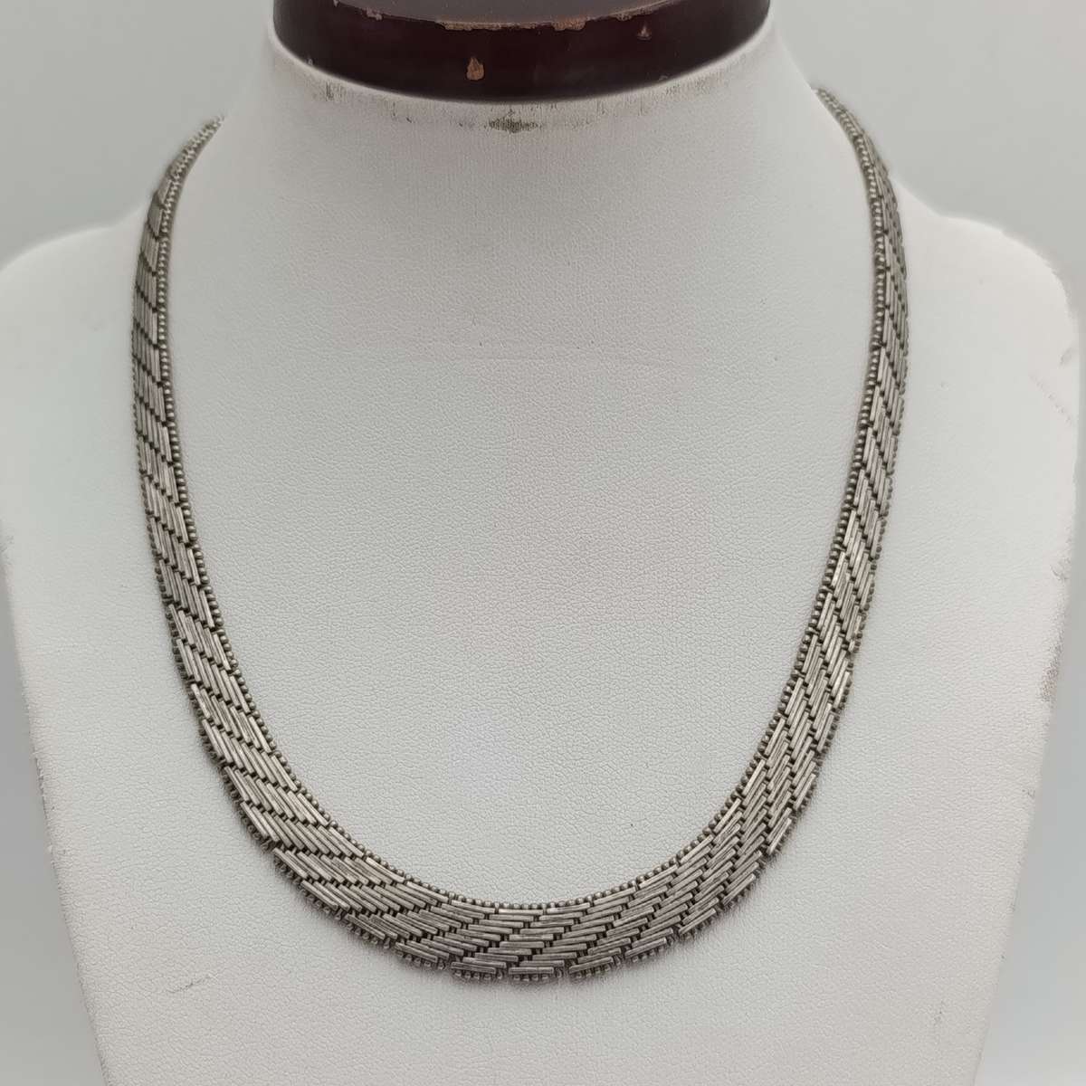 Beautiful vintage Sterling Silver necklace - weighs 33.3g