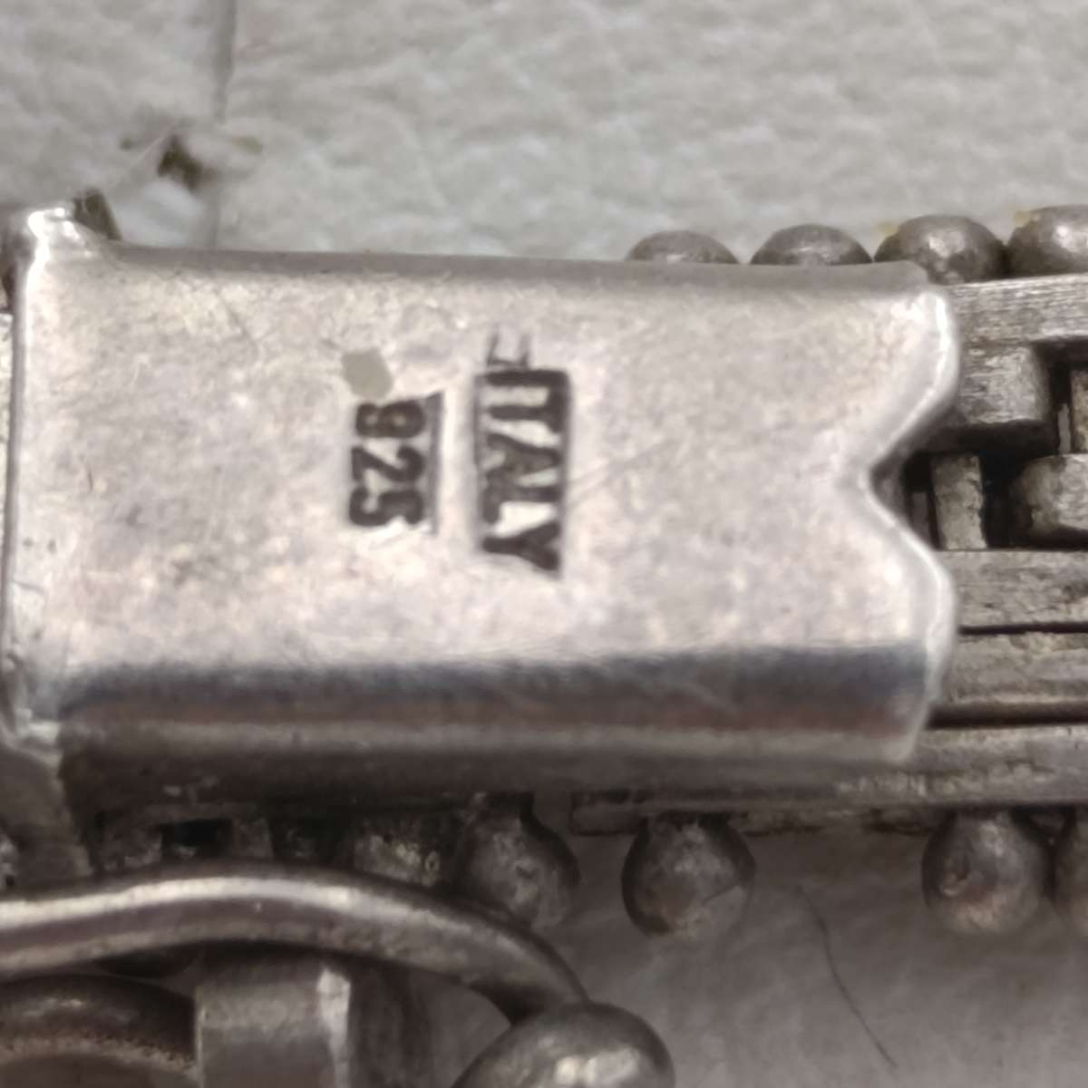 Beautiful vintage Sterling Silver necklace - weighs 33.3g