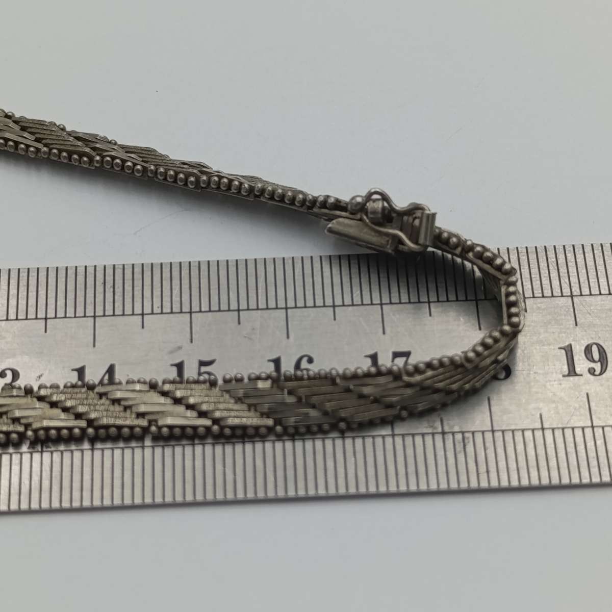 Beautiful vintage Sterling Silver necklace - weighs 33.3g