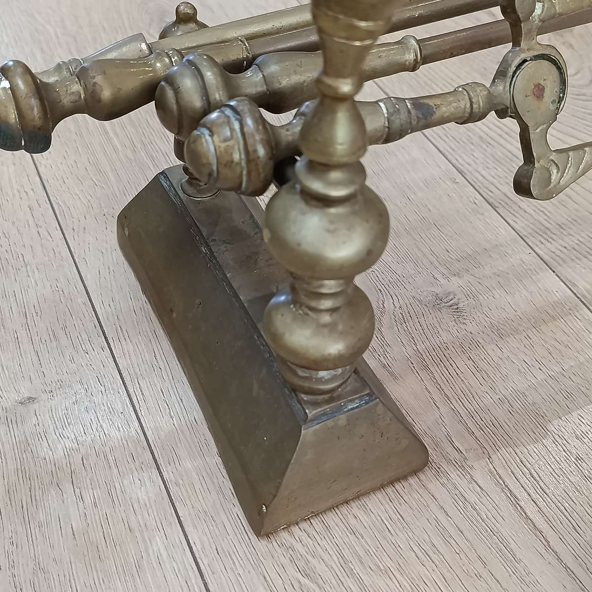Set of vintage brass fire dogs with fire tools - 6 pieces