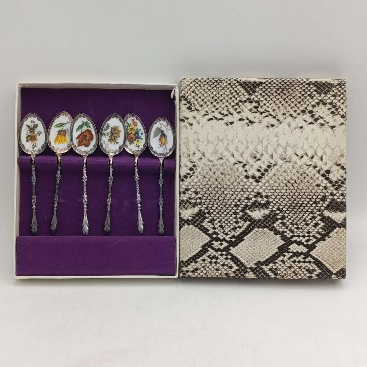 Set of 6 silverplated teaspoons with porcelain flower inlay design