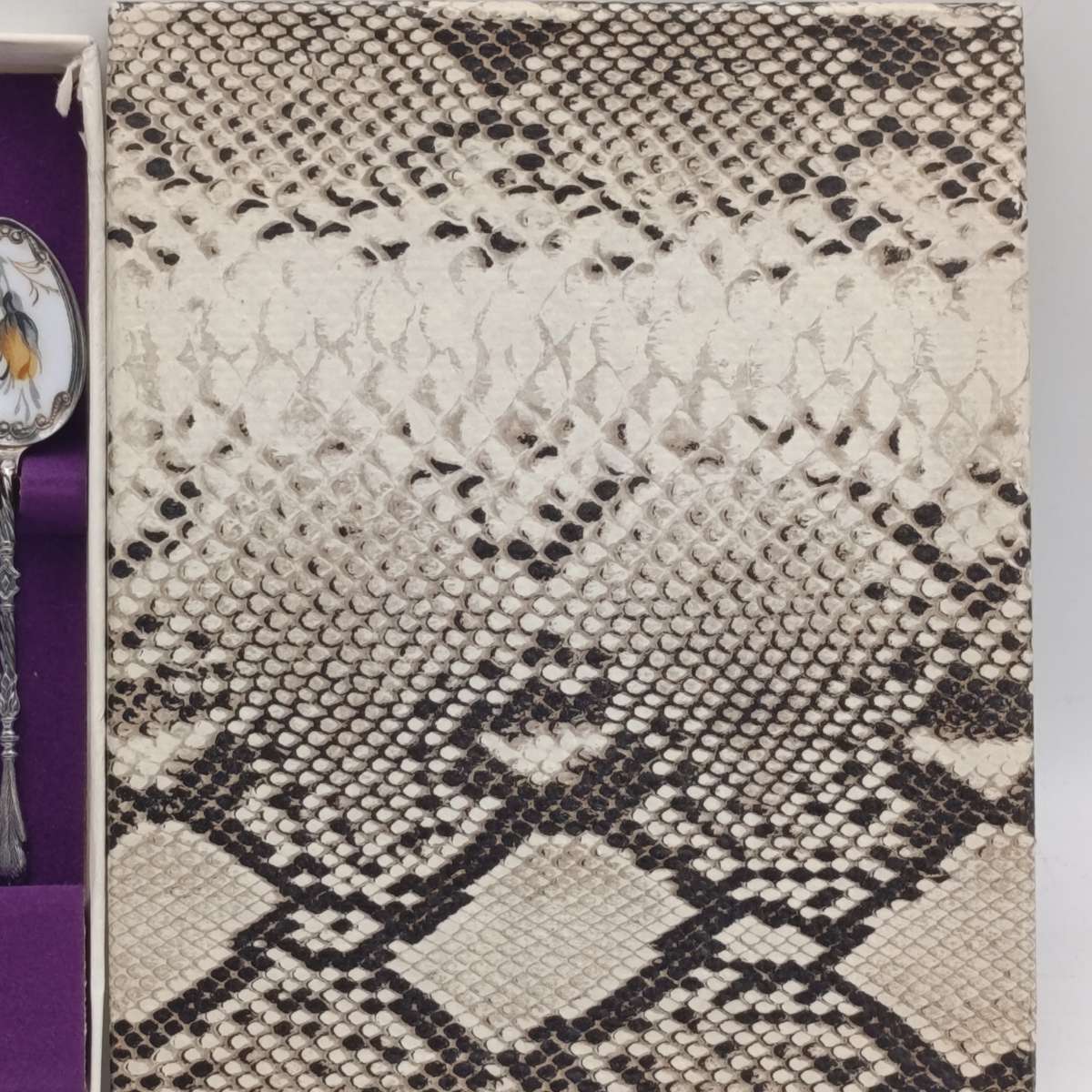 Set of 6 silverplated teaspoons with porcelain flower inlay design