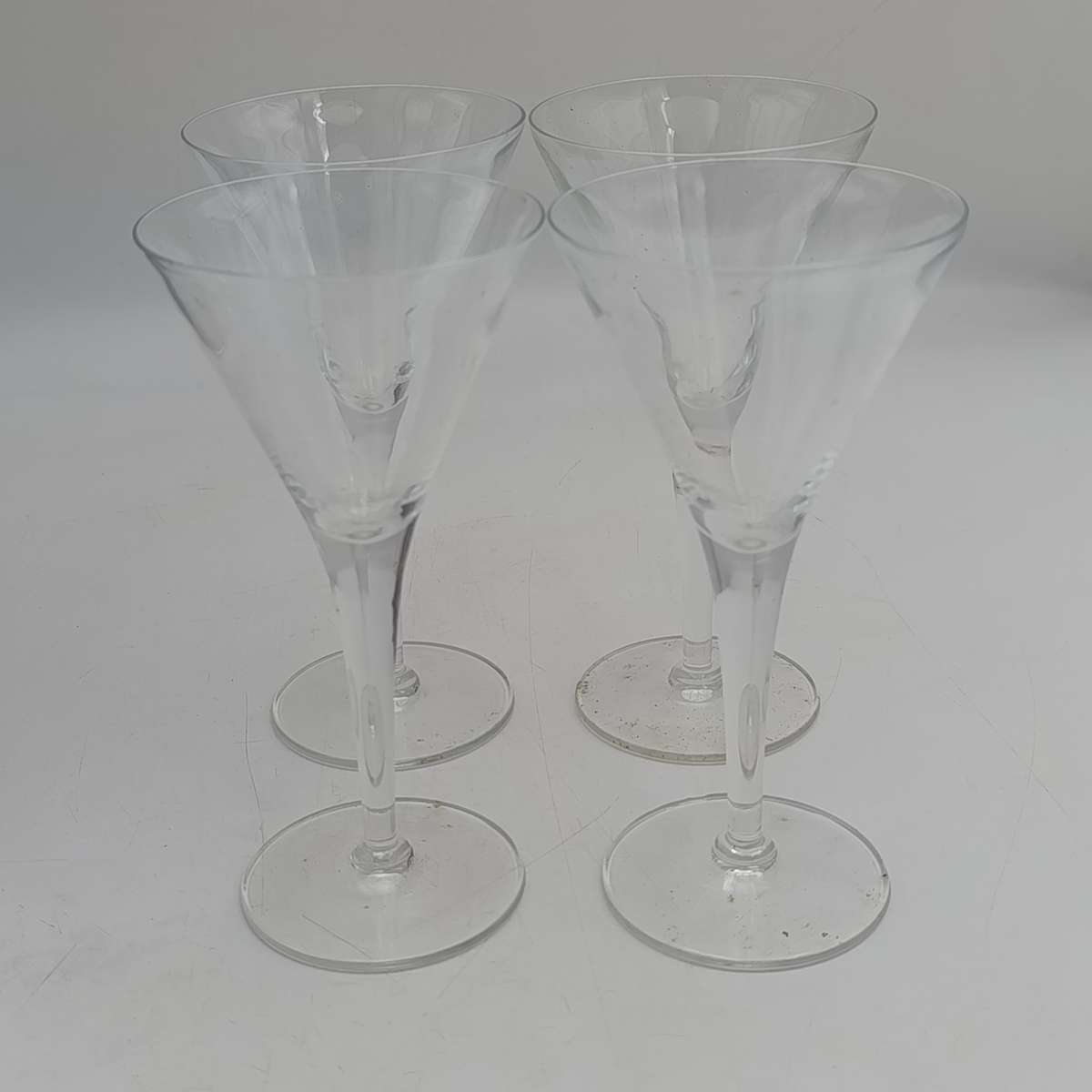 Set of 4 vintage Tiziano martini glasses in box
