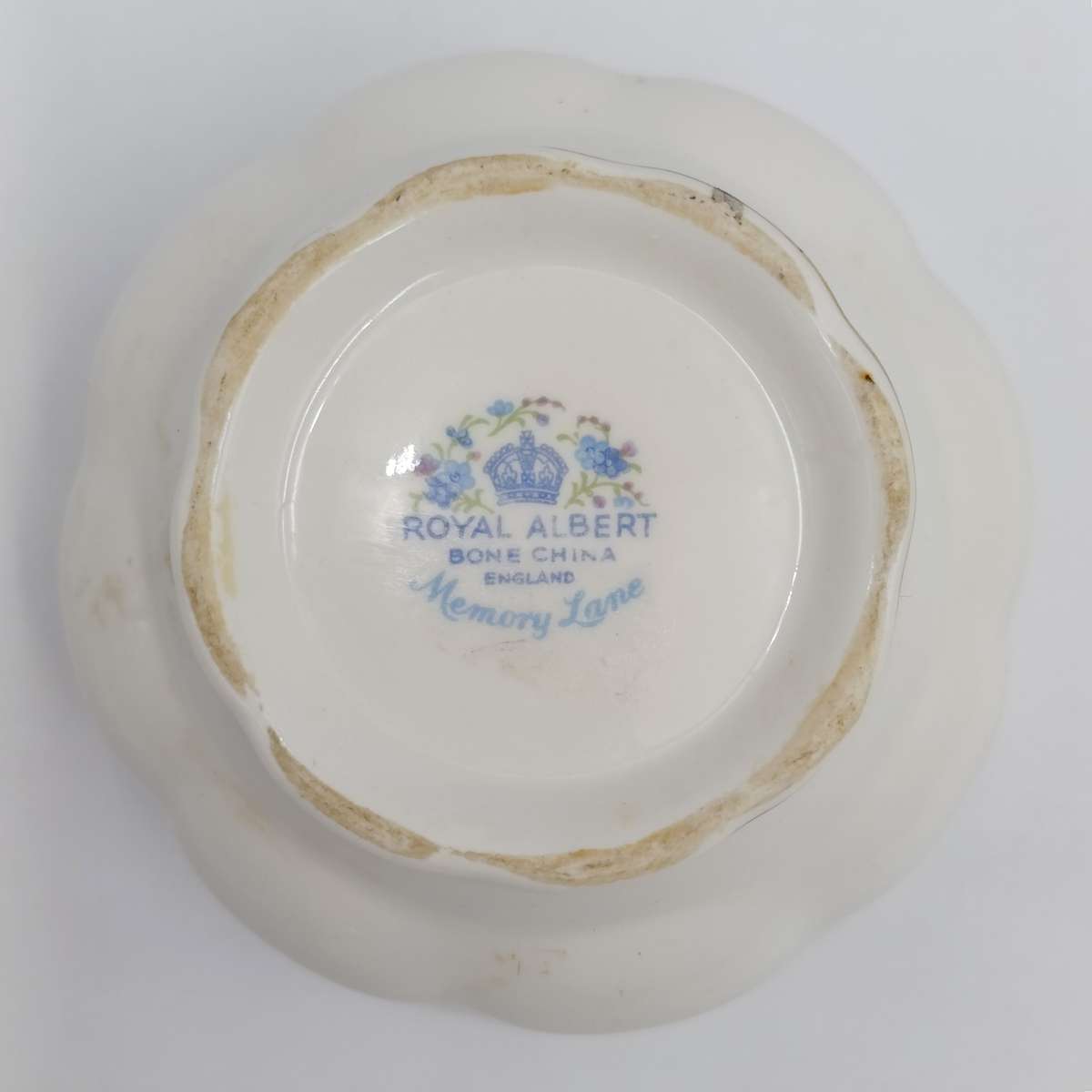 Vintage Royal Albert memory Lane sugar bowl