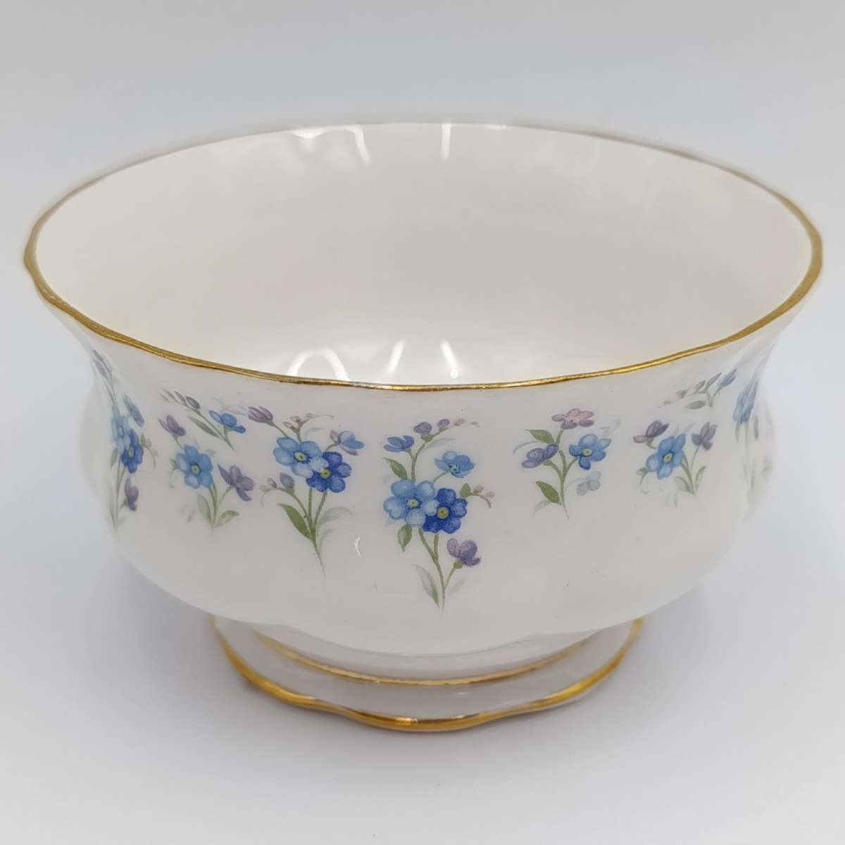 Vintage Royal Albert memory Lane sugar bowl