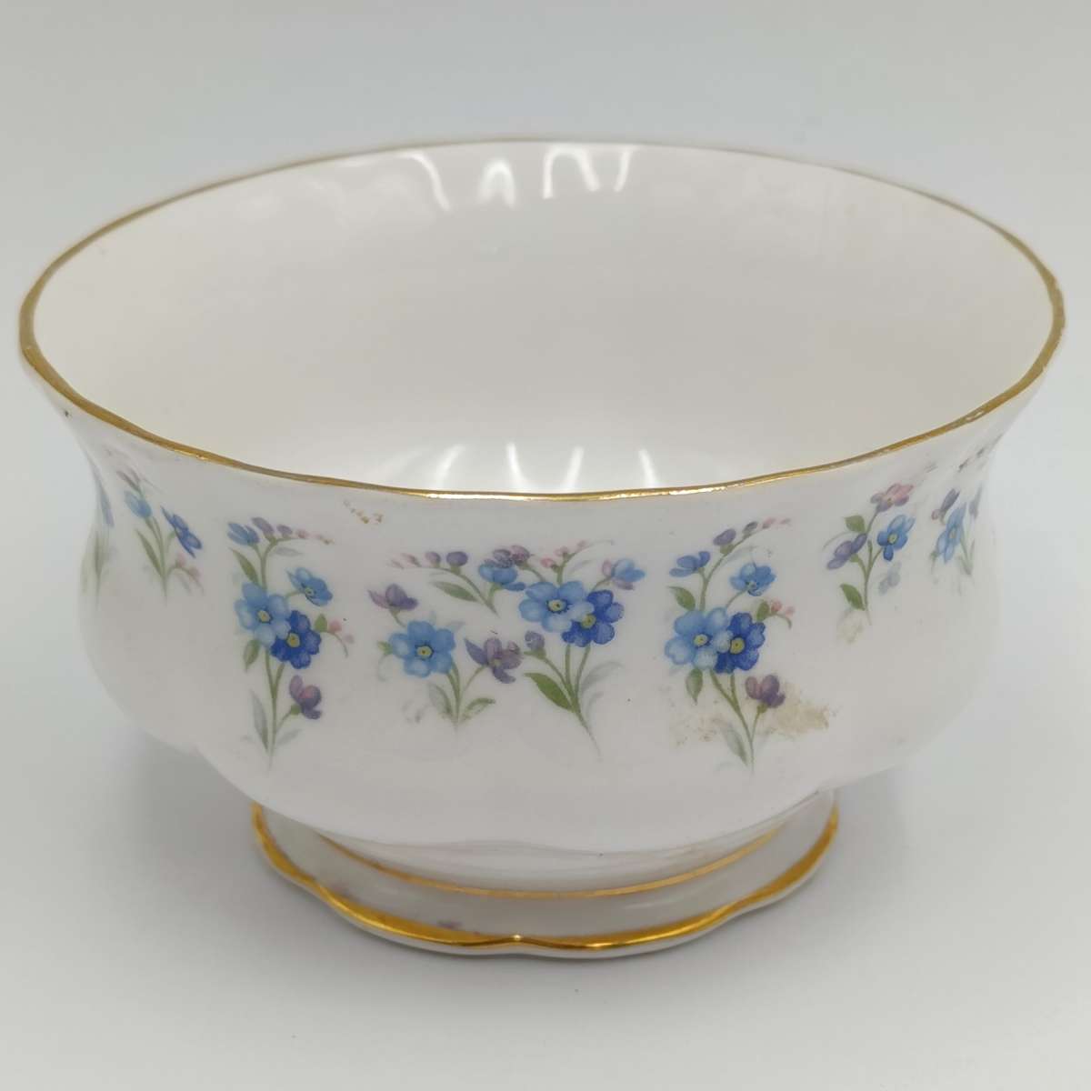 Vintage Royal Albert memory Lane sugar bowl