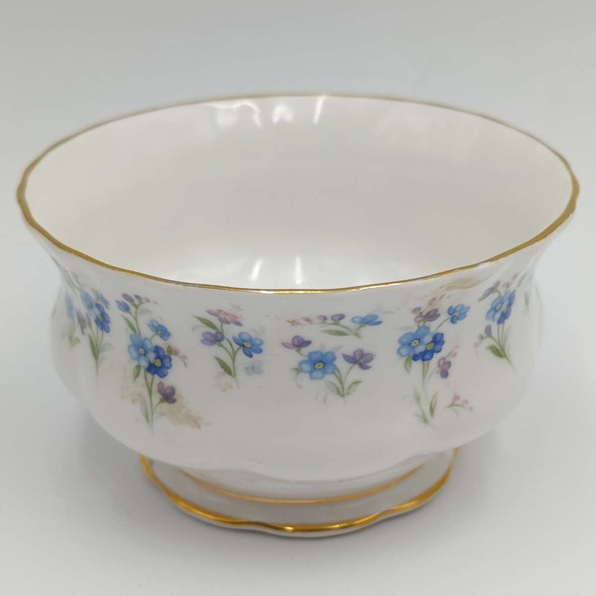 Vintage Royal Albert memory Lane sugar bowl