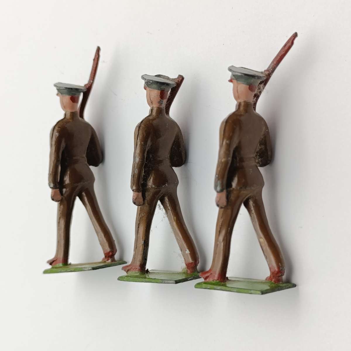 Lot of 3 vintage lead soldiers