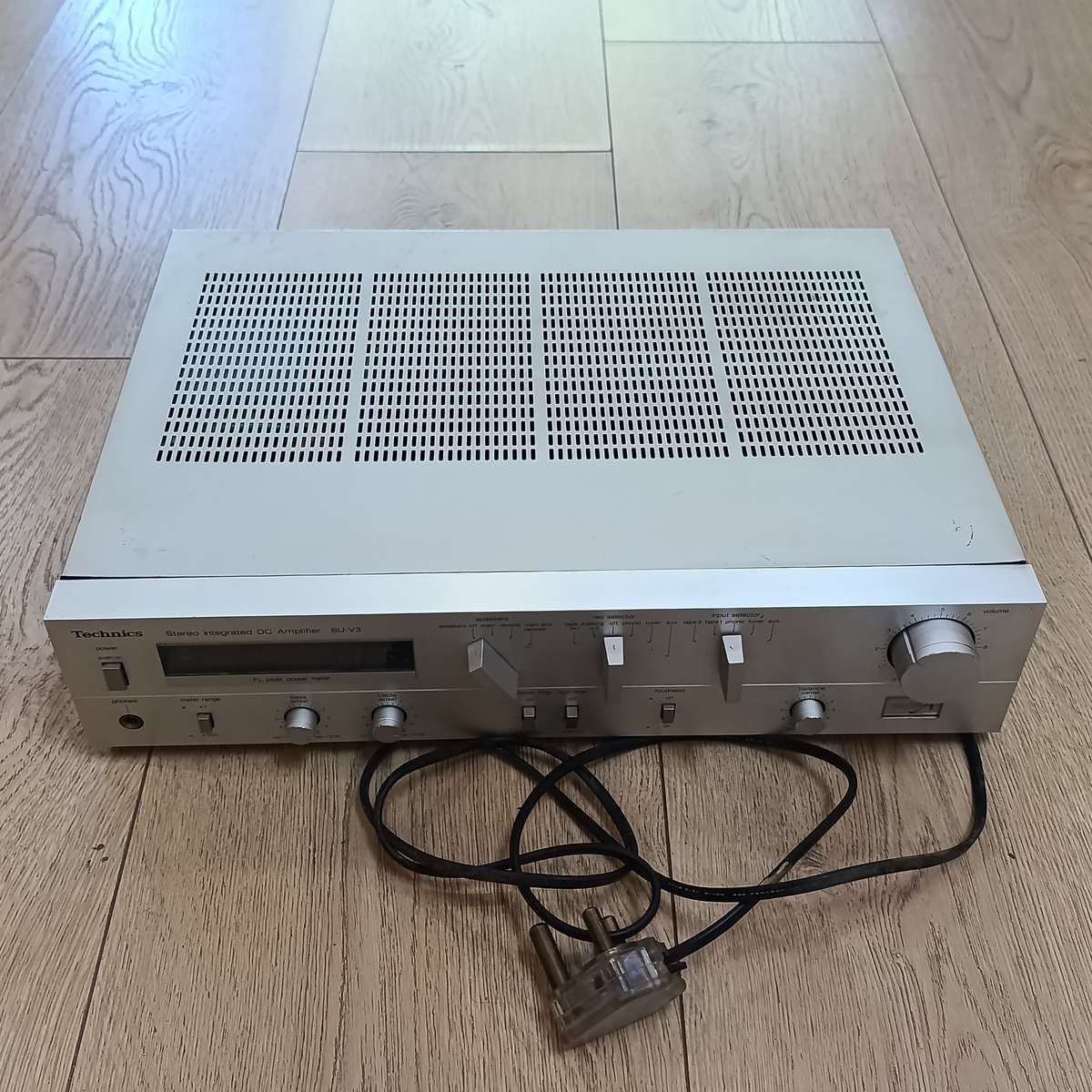 Technics SU-V3 stereo integrated DC amplifier