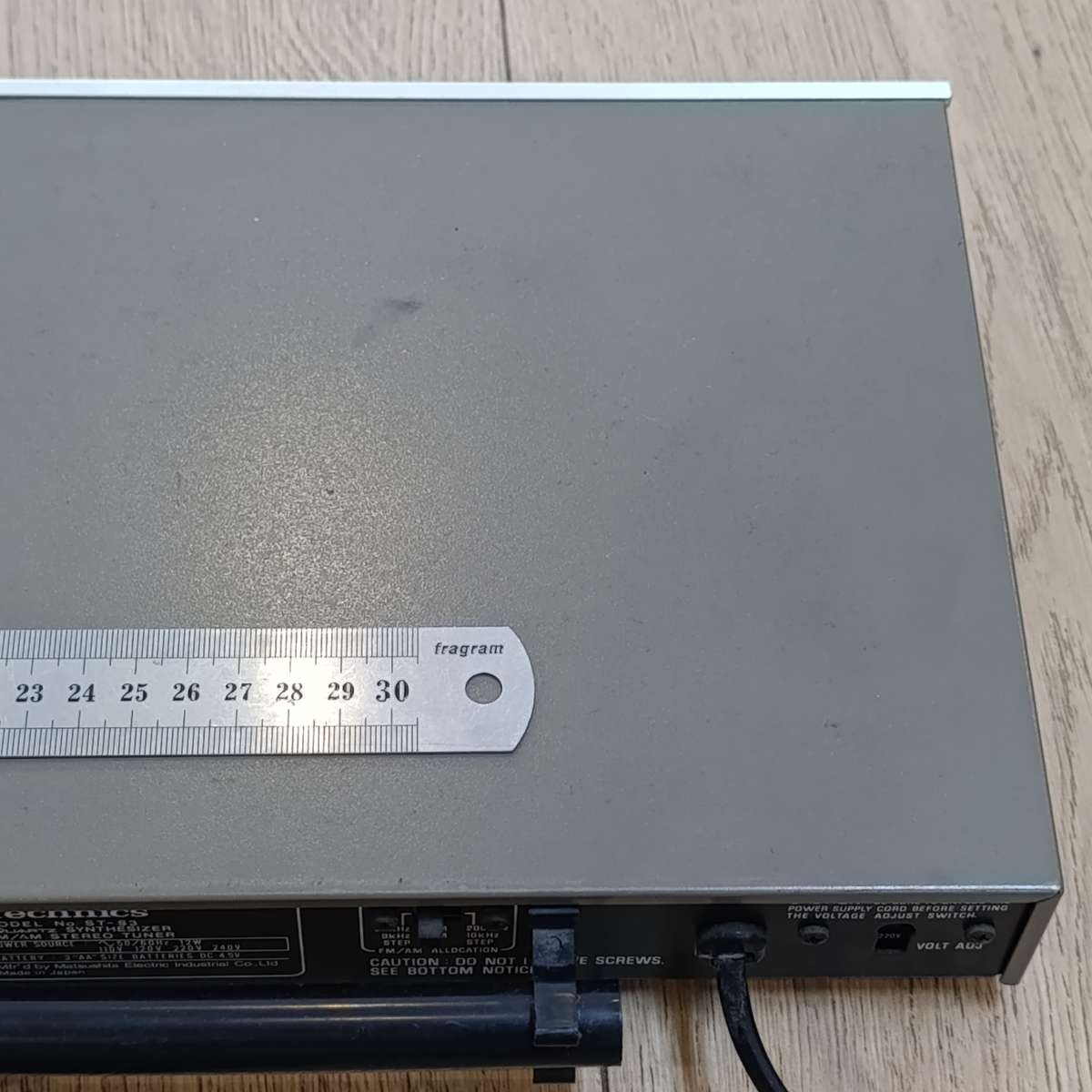 Technics ST-53 FM/AM Stereo tuner - working