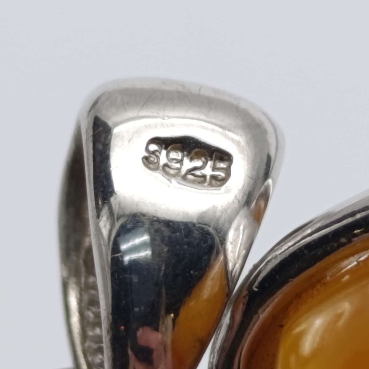 Piece of amber set in Sterling silver 16 gram