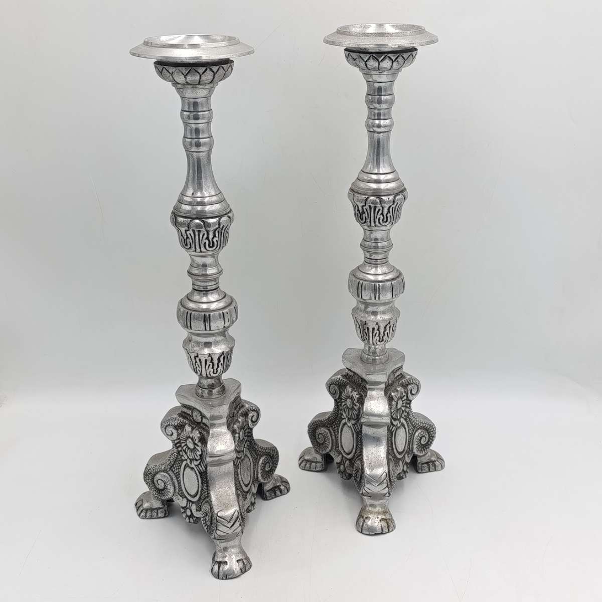 Pair of beautiful pewter candlesticks - Height 45cm