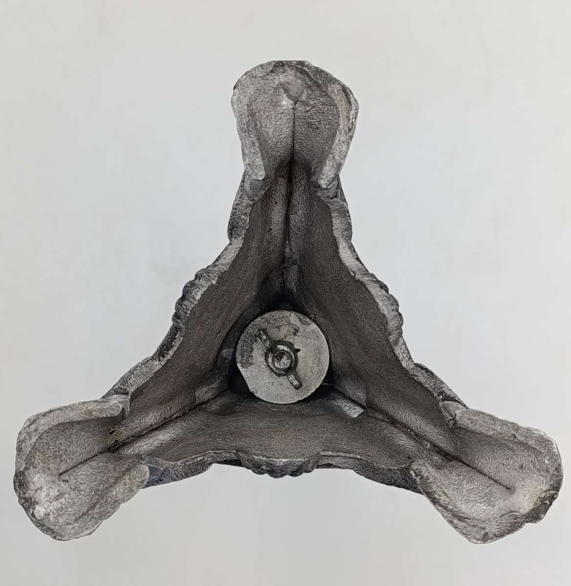 Pair of beautiful pewter candlesticks - Height 45cm