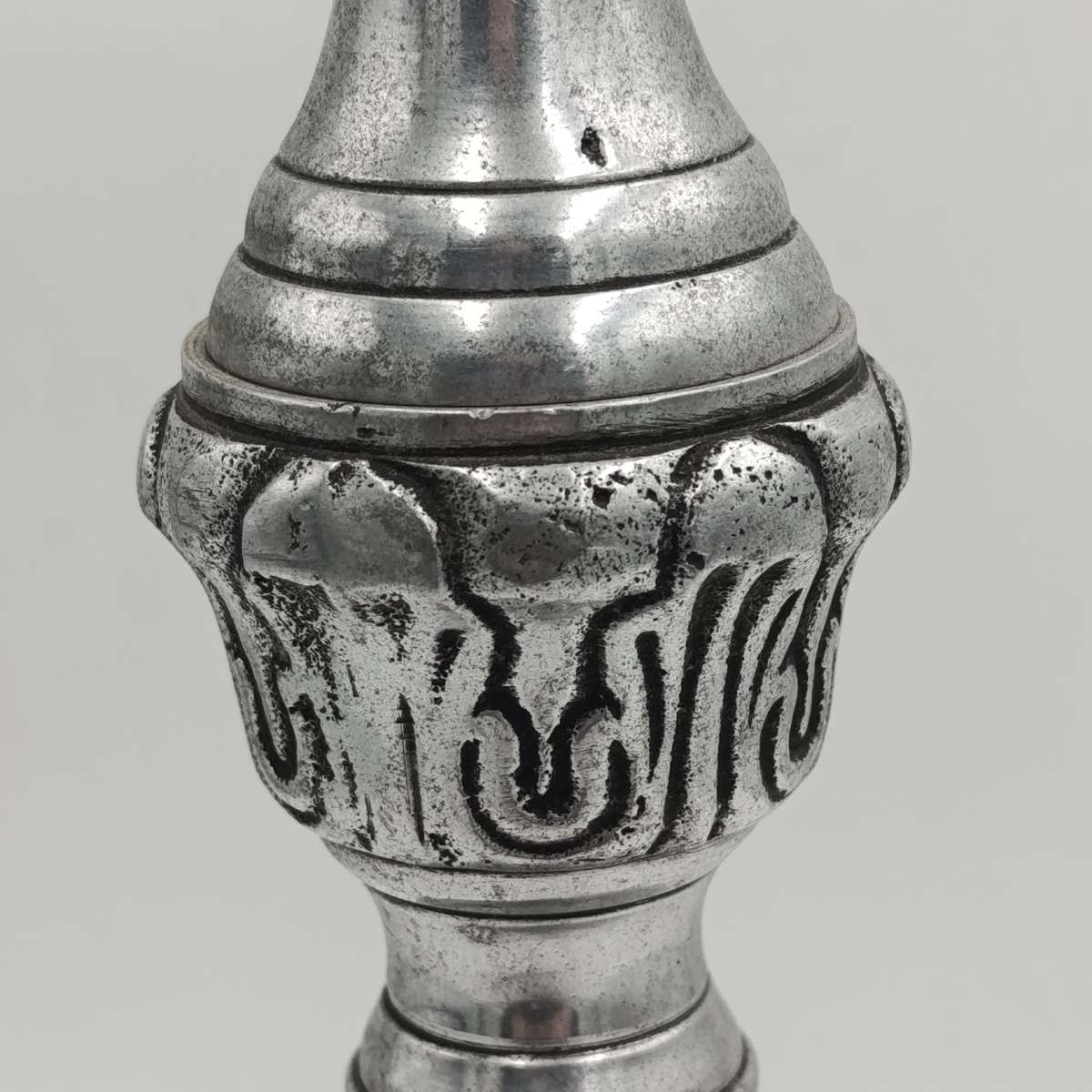 Pair of beautiful pewter candlesticks - Height 45cm