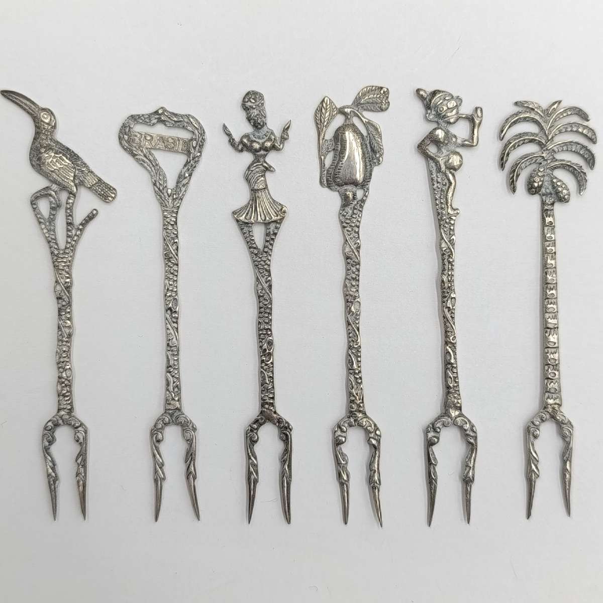 Set of 6 vintage 835 Brasilian silver pickle forks - weighs 24,0 grams