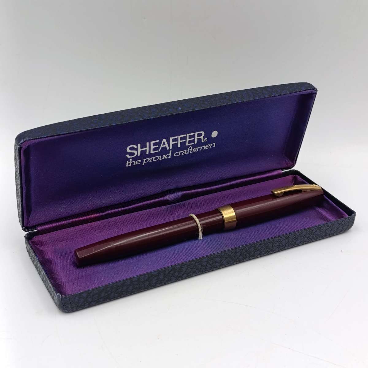 Vintage Shaeffer fountain pen in box