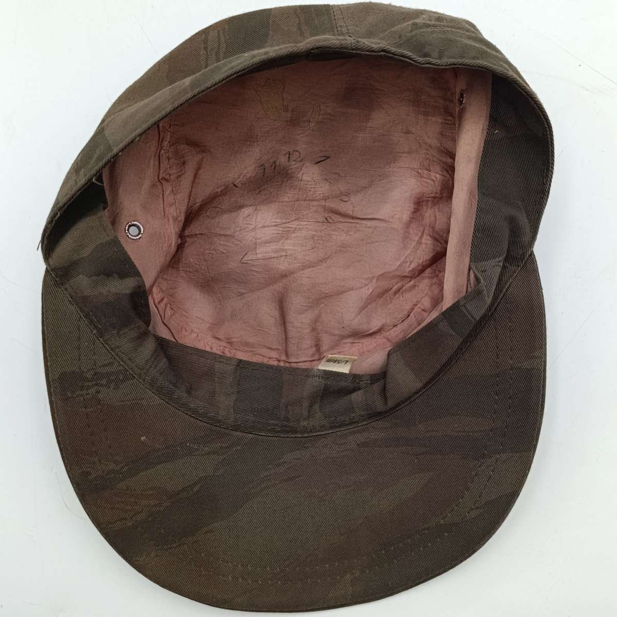 SADF Recce issue Cuban lizzard camo cap - size 58 - peak cracked